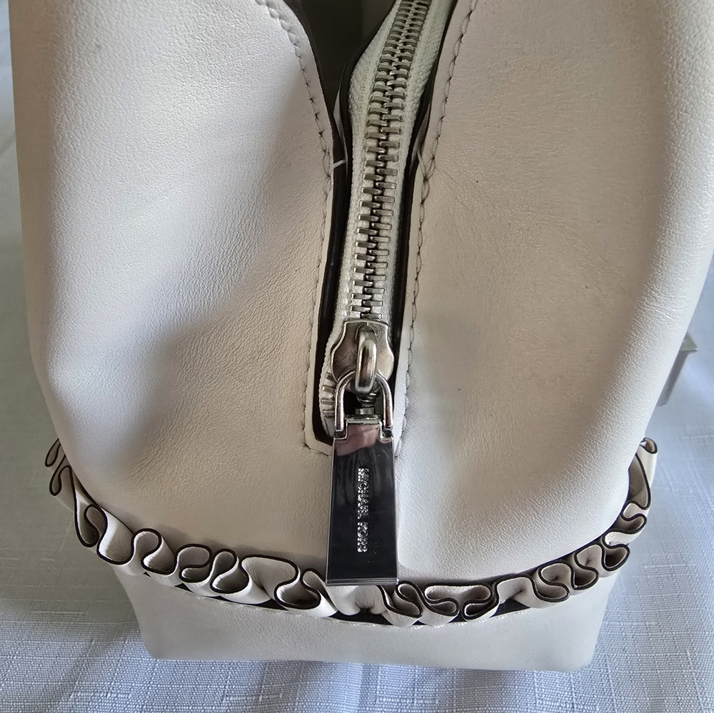 Michael Michael Kors Mercer Gallery Bag Ruffled White Leather Satchel Purse - Picture 13 of 16